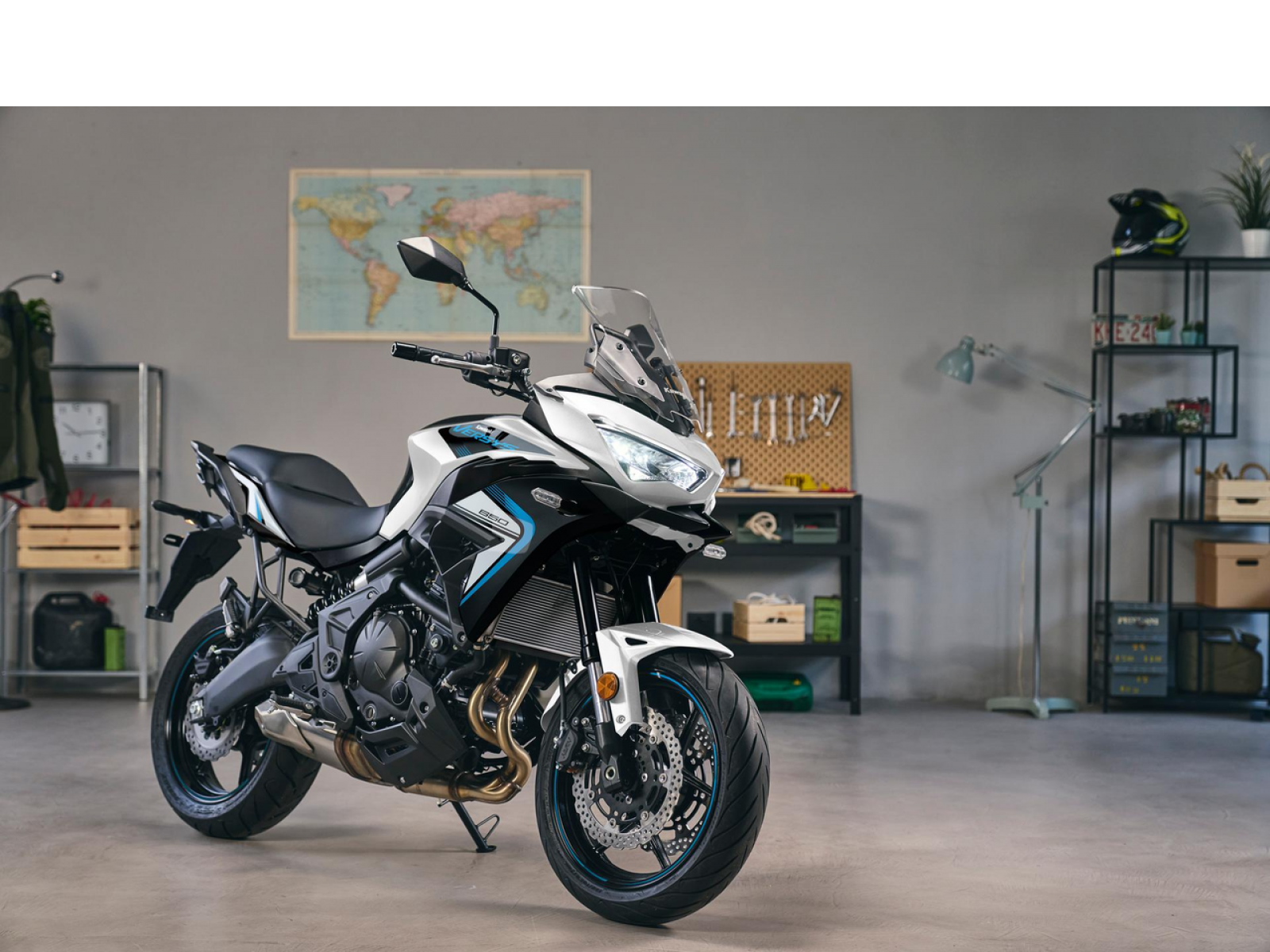 Мотоцикл KAWASAKI Versys 650 BK1 (Metallic Spark Black / Metallic Flat Spark Black (BK1)) 2023